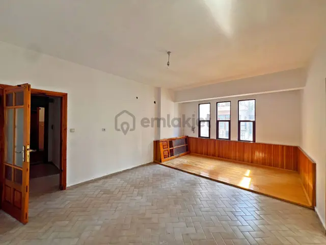 Alanya Merkez'de Kiralık 2+1 Ayrı Mutfak Daire 5