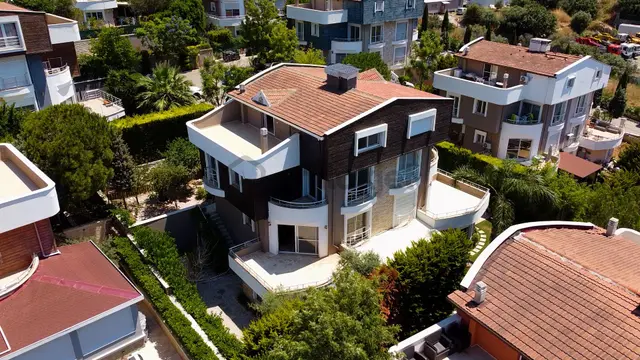 Güzelbahçe Yelki'de, Site İçinde Lüks 4+2 Fourplex