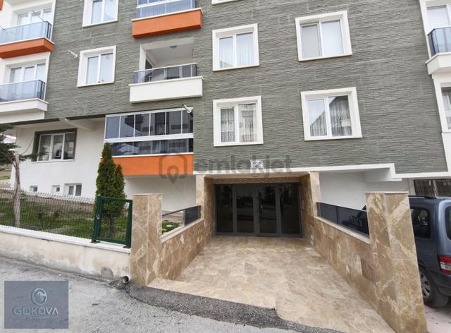 Acil Kat Konumlu Satılık 3+1 Fırsat Daire 3