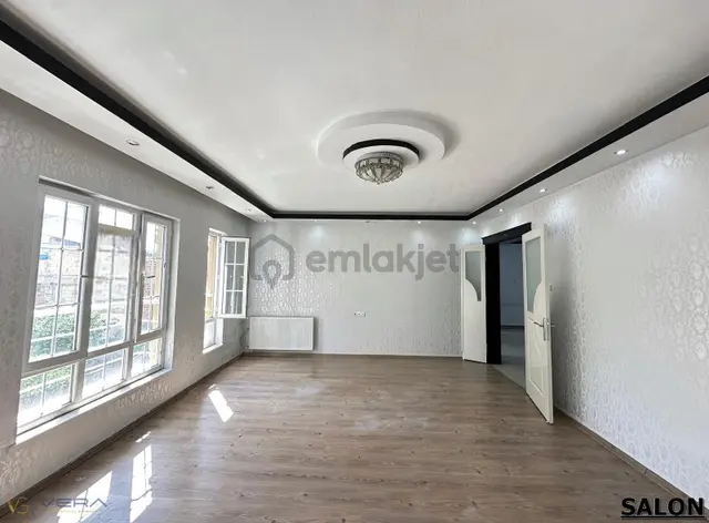Çağdaş Mahallesinde Geniş Metrekareli 4+1 Kiralık Daire 1
