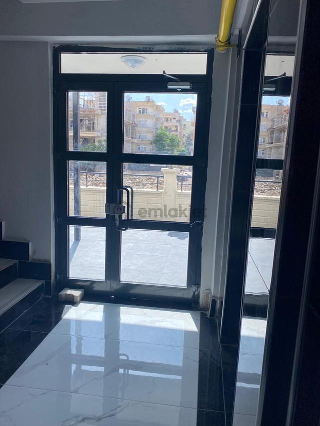 Akev Gayrimenkul'den Merkezi Konum Lüks Arakat Eşyalı 1+1 Daire 3