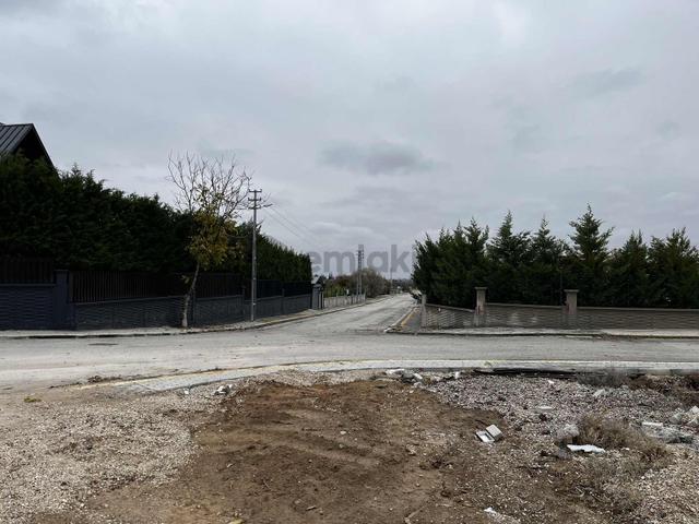 Beybes'de Anayola Yakın 2 Kat İmarlı 1039m2 Satılık Arsa 2