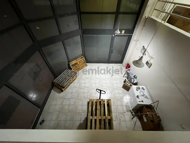 Tekstilkent'te Yük Asansörünün Yanında 125 M2 Kiralık İş Yeri 4