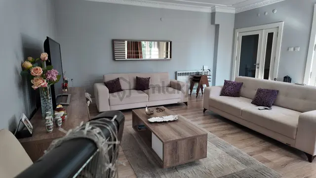 Şirinyer'in Yeşil Kordonunda Hipodrom Manzaralı 150 M2 Basrafsız Daire 4