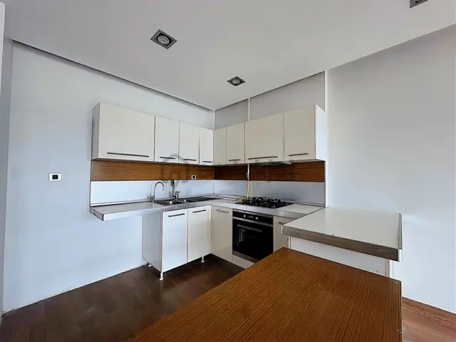 İstanbul Caddesinde Güney Cephe Orman Mazaralı 160m² Ferah 3+2 2