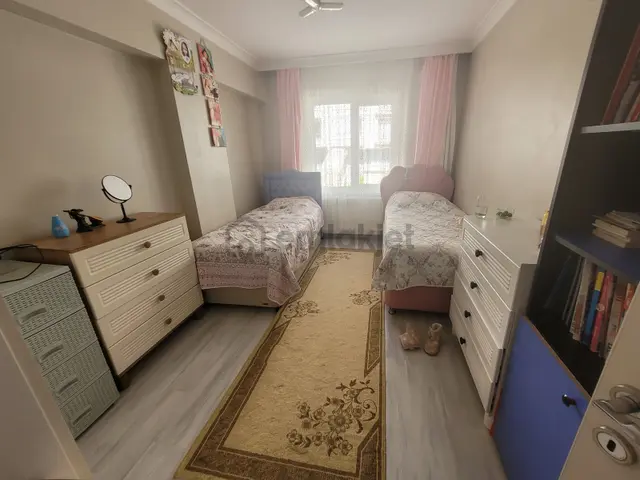Yayla Mahallesi Merkezi Konumda Ara Katta Asansörlü 3+1 3