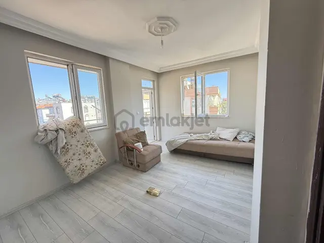 Kepez Kuzeyyaka Mahallesinde Kiralık 2+1 3.kat 90m2 2