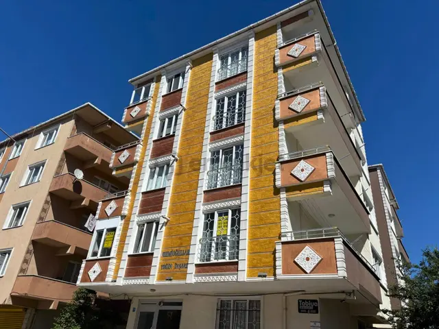 **eryıldız İnşaat'tan Köşemde Çarşı İçinde 120m2 Ultra Lüks 2+1* 1