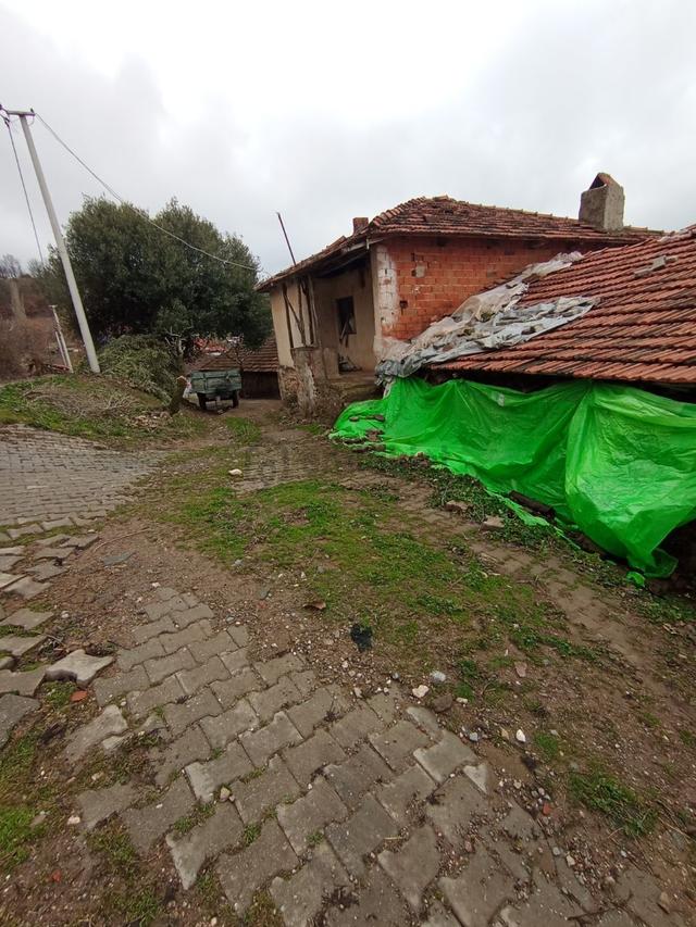 Hataş Gayrimenkul'den Baktırlıda Satılık Kargir Ev Ve Arsası 5
