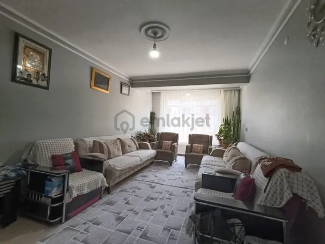 Rota'dan Bahçelievler'de Geniş Ve Bakımlı 2+1 2