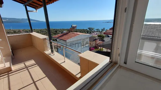 Didim Akbük'te Denize Sıfır Site İçerisinde Eşyalı 3+1 Villa