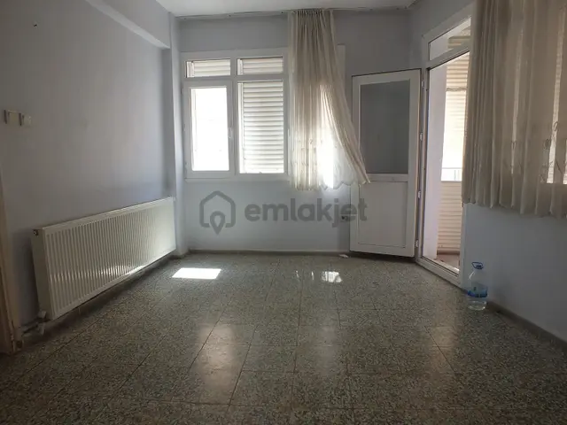 Karşıyaka Alaybeyde 2+1 Köşe Temiz Satılık Daire Mkd Emlak 2