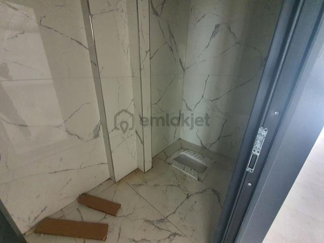 Cadde Üstünde Net 583 M2 Kiralık Dükkan - Alt Katı Da Kiralık 3