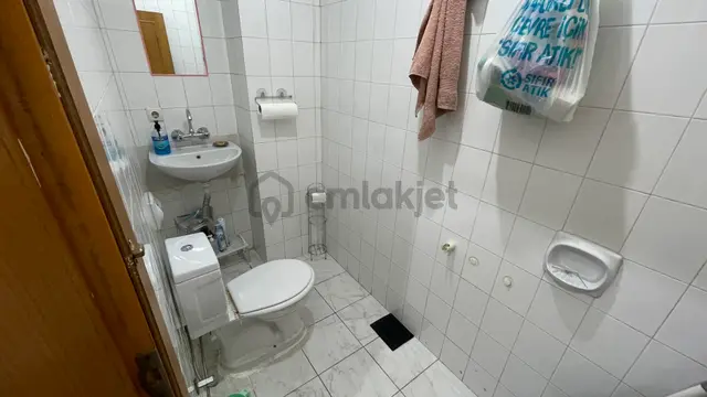 Tatlılar Gayrimenkul’den Ünverdi İş Merkezinde Satılık 1+1 50m2 Ofis İşmyeri 3