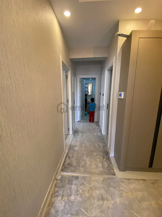 Beykent'te Merkezi Konum'da Satılık 2+1 Giriş Kat Daire 5
