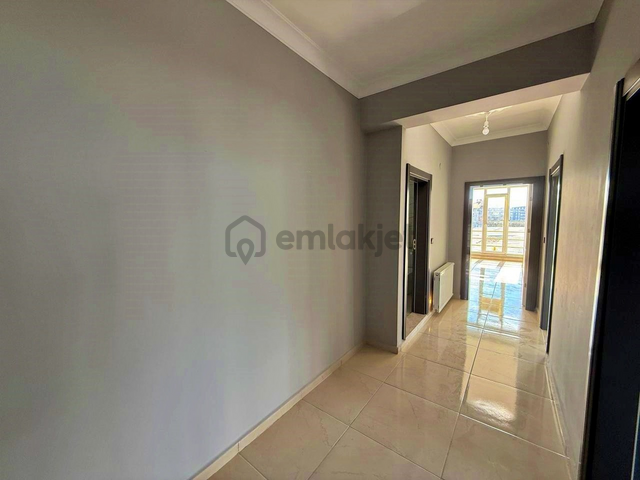 Uytun'dan Kadıköyde 3 Katlı Binada Geniş Kullanışlı 2+1 Daire 5