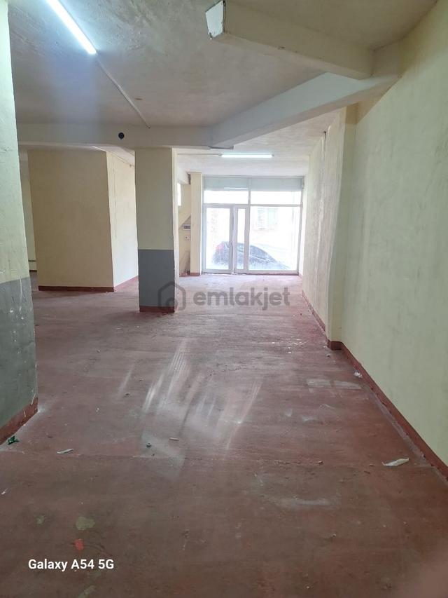 Ümraniye Armağanevler Mahallesinde Kiralık 150m2 Depo Ümraniye Armağanevler Mahallesinde Kiralık 150m2 Depo 1
