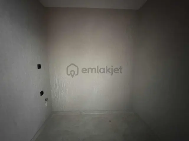 Redstone Castle Yenibatı İsport Teras Kilerli 1+1 Kiralık Daire 3