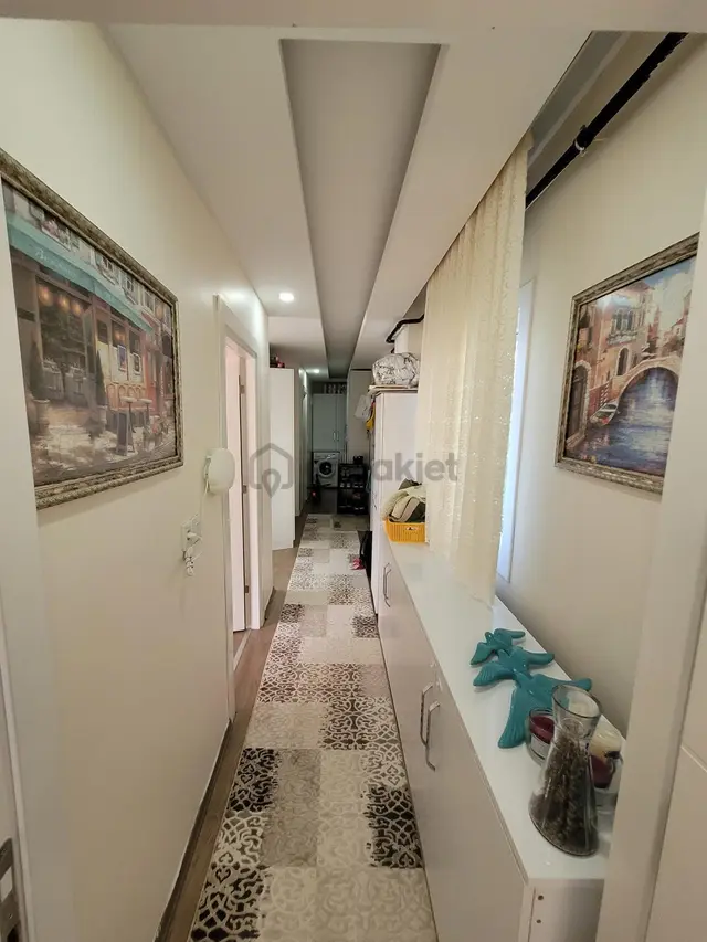2+1 *karslılar *5-3katı 3yaşında Net 95m2 Dgaz *hasarsız *menderese *5dakika Yürüme 2banyo Bahçeli 2