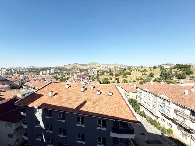 Krc'den Şahintepe Mah Hocalı Caddesine Yakın 2+1 Satılık 3