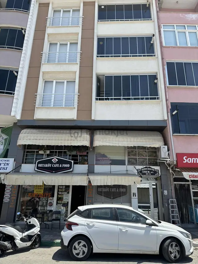 Ortaokul Caddesinde Emsalsiz Çift Katlı Satılık Dükkan | 300 M² 5