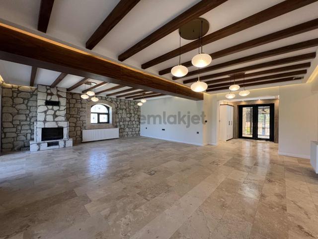 Torbalı'da Eşsiz Satılık Lüks Villa 4