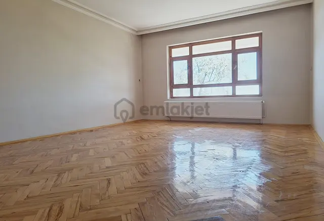 Ufuktepe Cd. Üzeri Pazar Yeri Yakını 3+1 Kiralık Daire 1