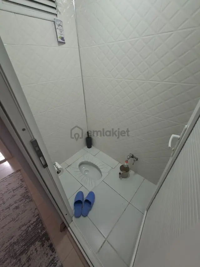 Güngören Merkez Mahallesinde Satılık 4+1 Daire 3