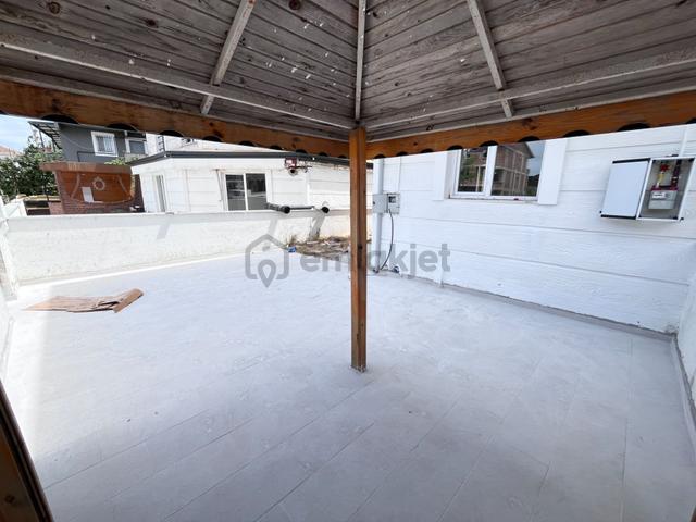Denizin Ve Marketlerin Hemen Yanında 4+1 Değerli Konumda Villa 5