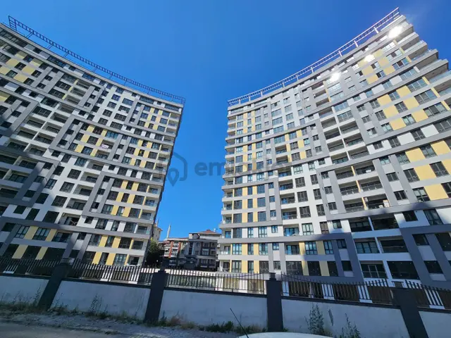 Flora Delux 'de Deniz Manzaralı Balkon'lu Satılık 3+1 Site Dairesi 1