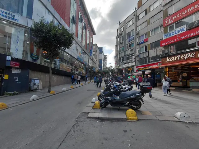 Mecidiyeköy Metroya Yakın 50m² Full Eşyalı Kiralık Ofis 3