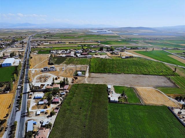 Emin Emlak Niğde Gölcük Merkezde 61 Dönüm İmara Girmiş Tarla 4