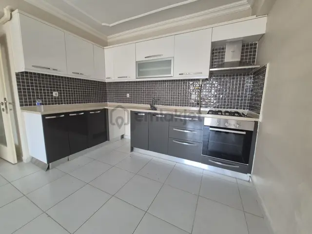 Edremit Merkez'de Kiralık Doğalgazlı Daire 5