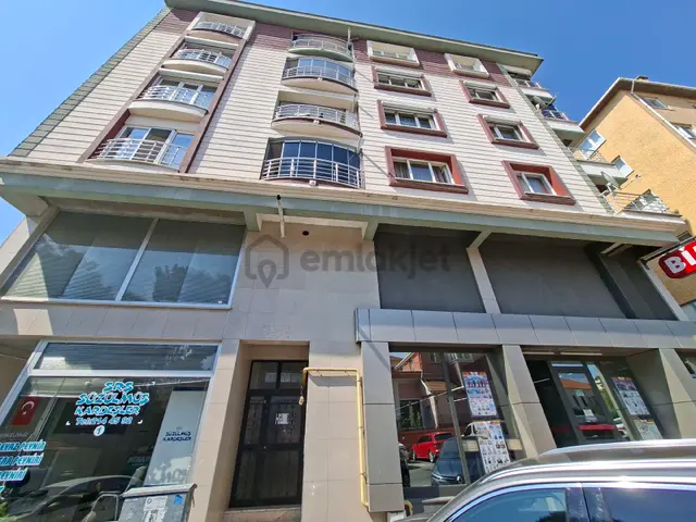 B&u Gayrimenkul'den Çarşıya 200m Mesafede 3+1 Kiralık Daire 1