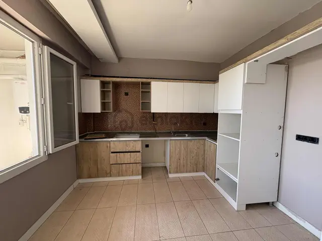 Yeniköy Mezaerlıgı Karşısındaa 5 Yaşında 2+1 90m2 Acil Kupon!!! 1