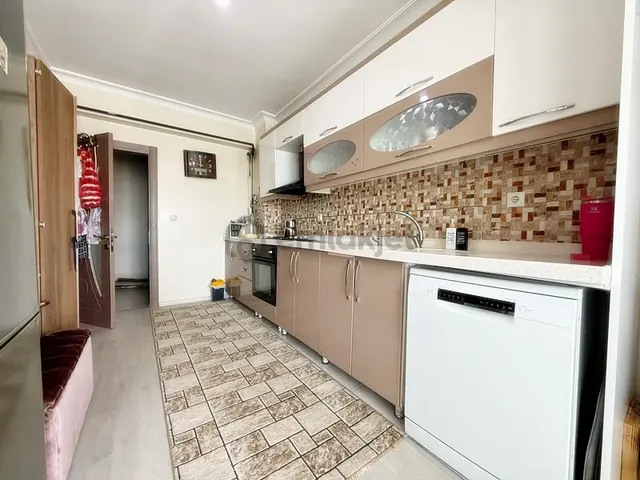 Çakırlarda 3+1 Bulvar Yakını 135 M2 Site İçinde Satılık Daire 2