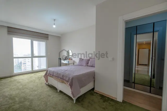 Beylikdüzü'nde Alya Dolunay Sitesinde 5+2 Satılık Dubleks Daire 2