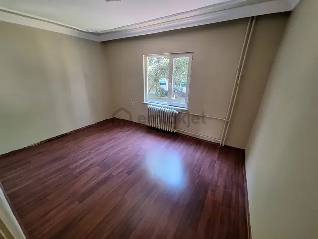 Esen'den Site İçi / Pazara 1 - Metroya 5 Dk Kiralık Daire 1