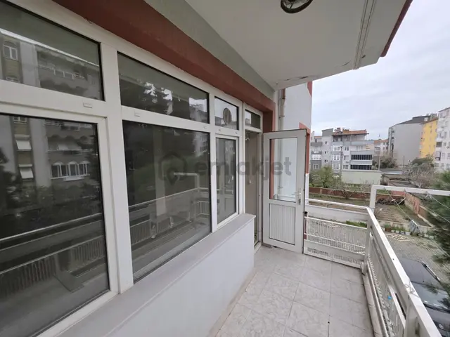 Balıkesir Altıeylül Bahçelievler De Demirdağ Emlak Tan 2+1 Kombili Ara Kat Daire. 3
