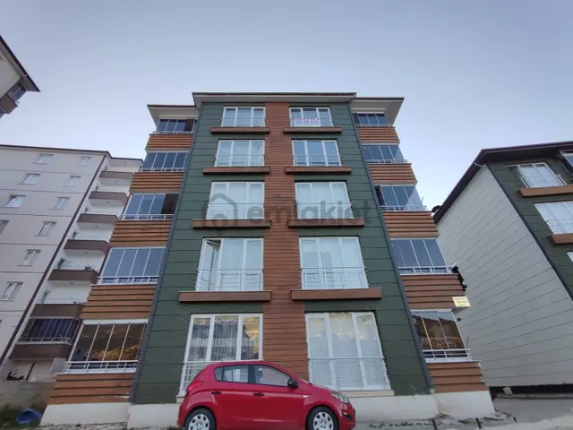 Tapu Müdürlüğü Arkasında 3+1 Beş Yıllık 5 Katlı Binanın 5. Katı 1