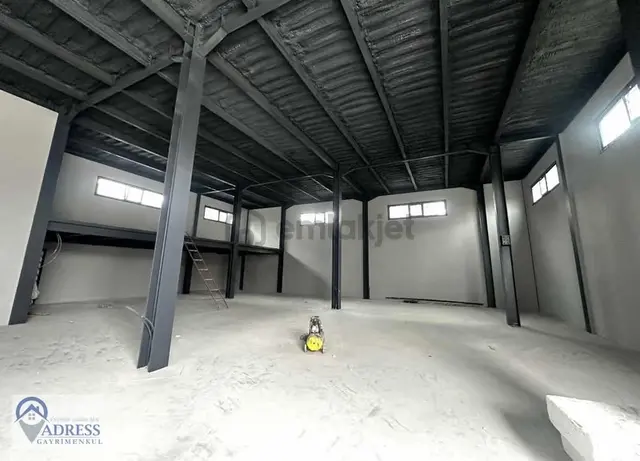 Ticari Kampüs! Toplam 2000 M² Lojistik & Yönetim Üssü!!! 3