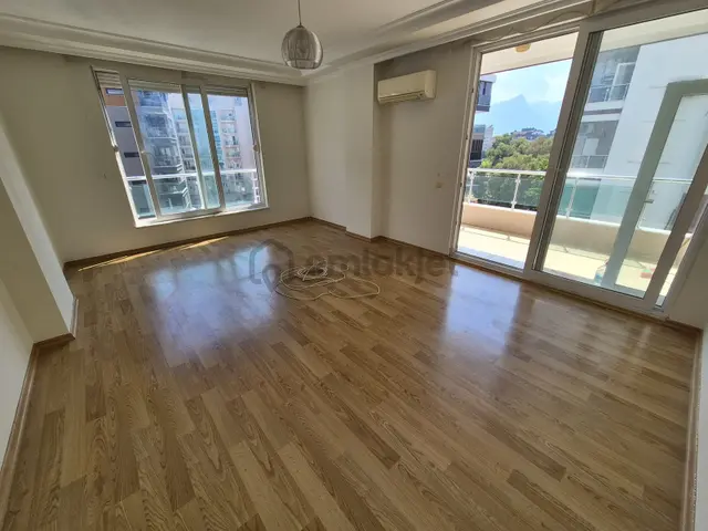 Uncalıda Havuzlu Güvenlikli Sitede Arakat 2+1 Daire(pazarlıksız) 5