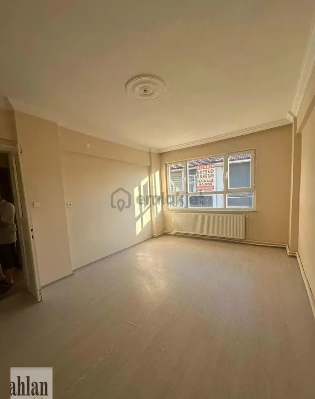 Şahlan Emlaktan Kiralık Çarşı İçerisinde Daıre 5