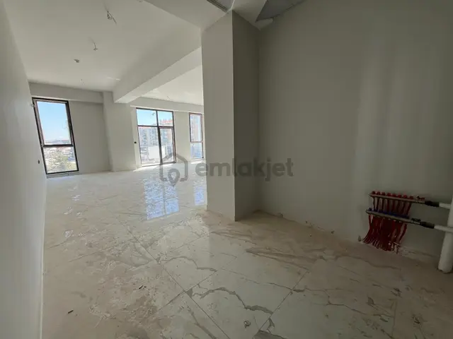Afm Plazada Tabela Değeri Yüksek Köşe Konum 120m² Kiralık Ofis 5