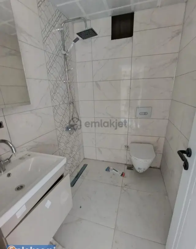 Emlaknomi'den Merkeze Yakın 2+1 Sıfır Ara Kat Daire 5