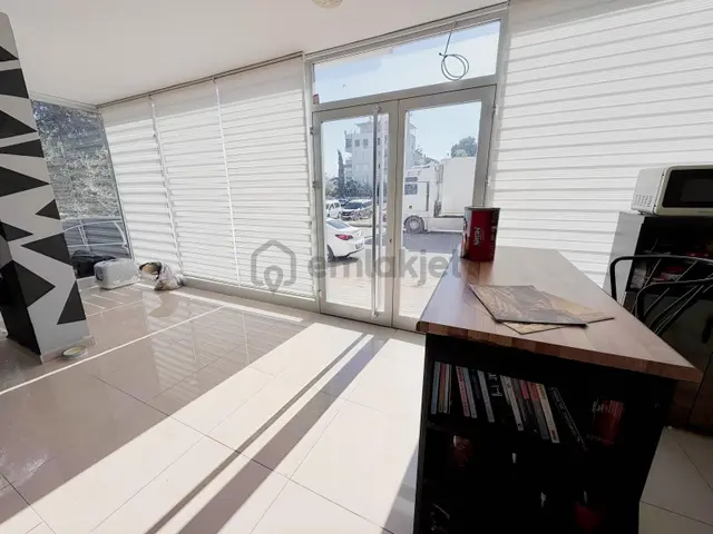 İki Katlı 180 M² Krediye Uygun Satılık Dükkan 3