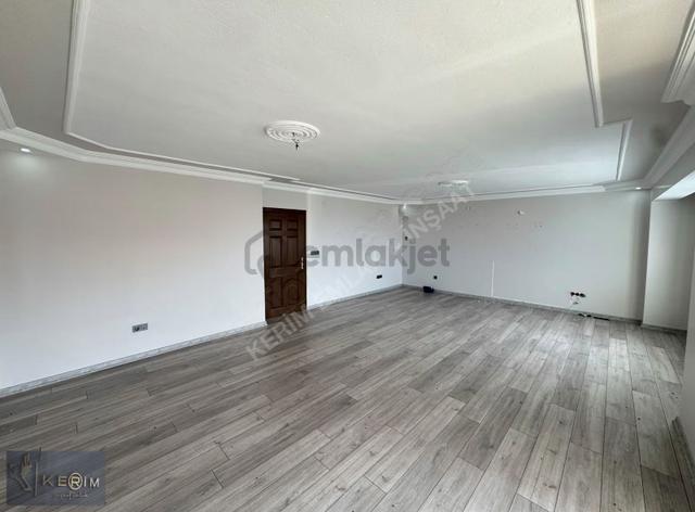 Kerim'den Altınoluk'da Havuzlu Sitede Kiralık 4+1 Müstakil Villa 5