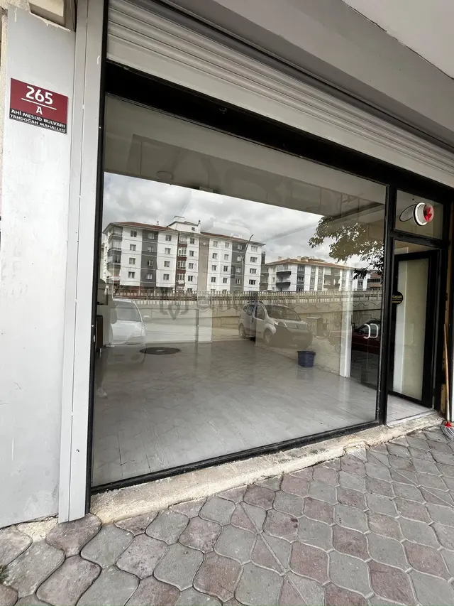 Satılık Cadde Üstü Dükkan 5