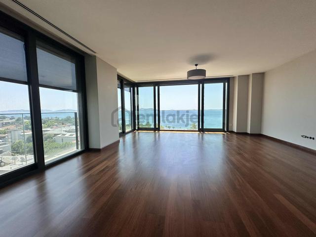 Kesintisiz Deniz Manzaralı Katta Tek 145m2 Net 3+1 4