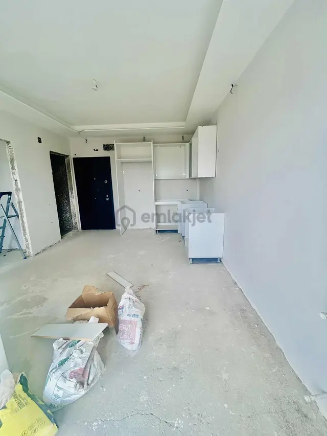 Eski Mezitlide Satılık 1+1 2
